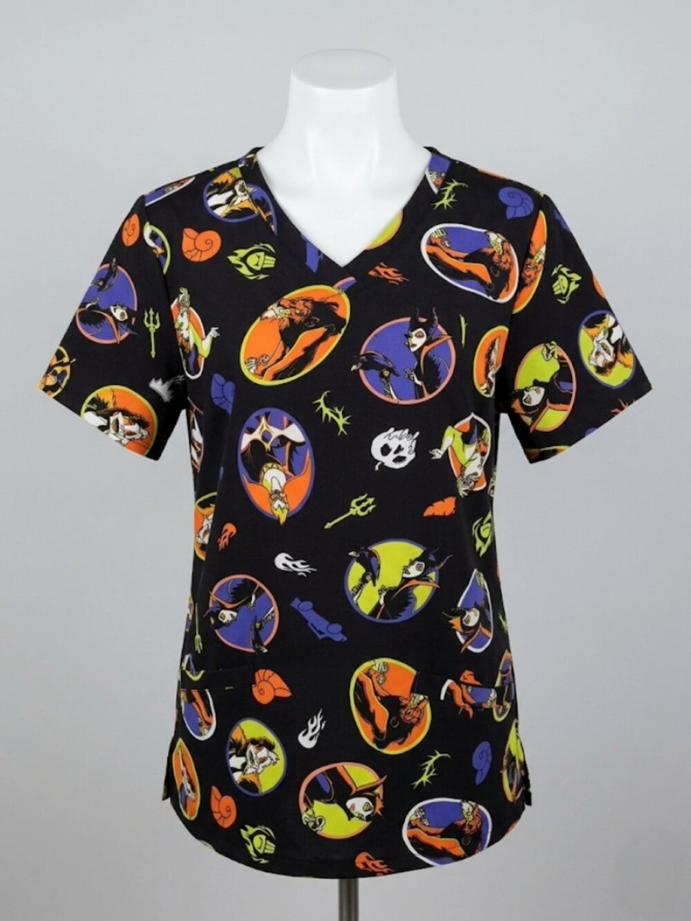 Disney Villains Women’s M Halloween Scrub Top Maleficent Ursula NWT
